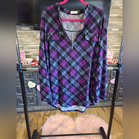 Adorable purple plaid zip-up tunic 3X - Picture 3 of 6